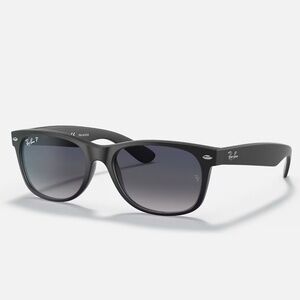 NWOT Rayban New Wayfarer Classic Polarized Matte Black Frame/Blue Grey Lenses